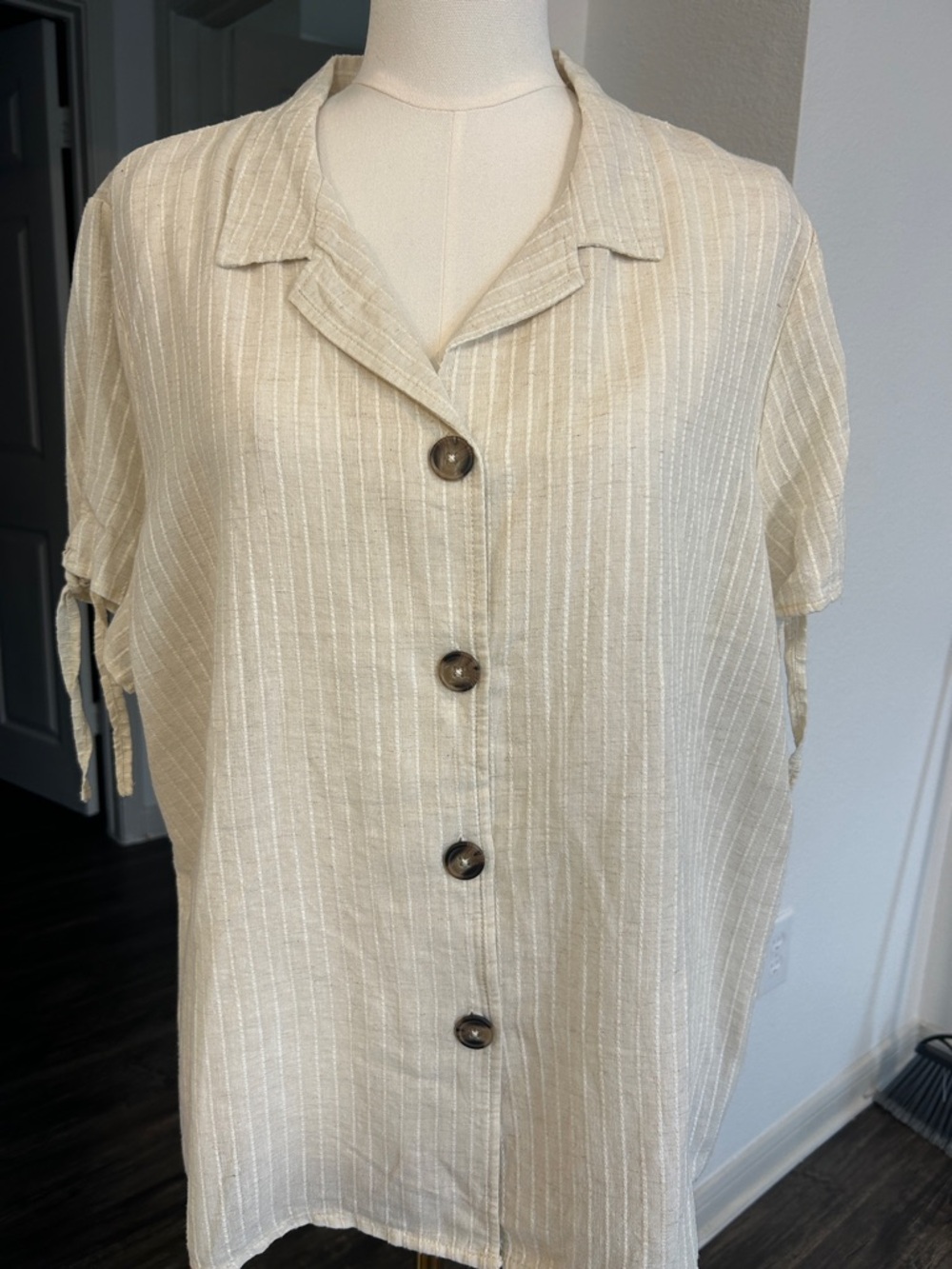 Velvet Heart Cream Striped Button-Front Blouse